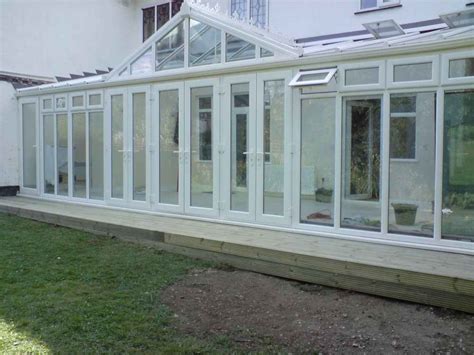 Conservatory construction contractor